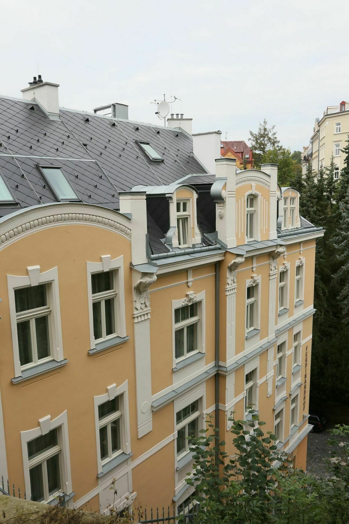 Ferdinandhof Apart-Hotel Karlovy Vary Bagian luar foto